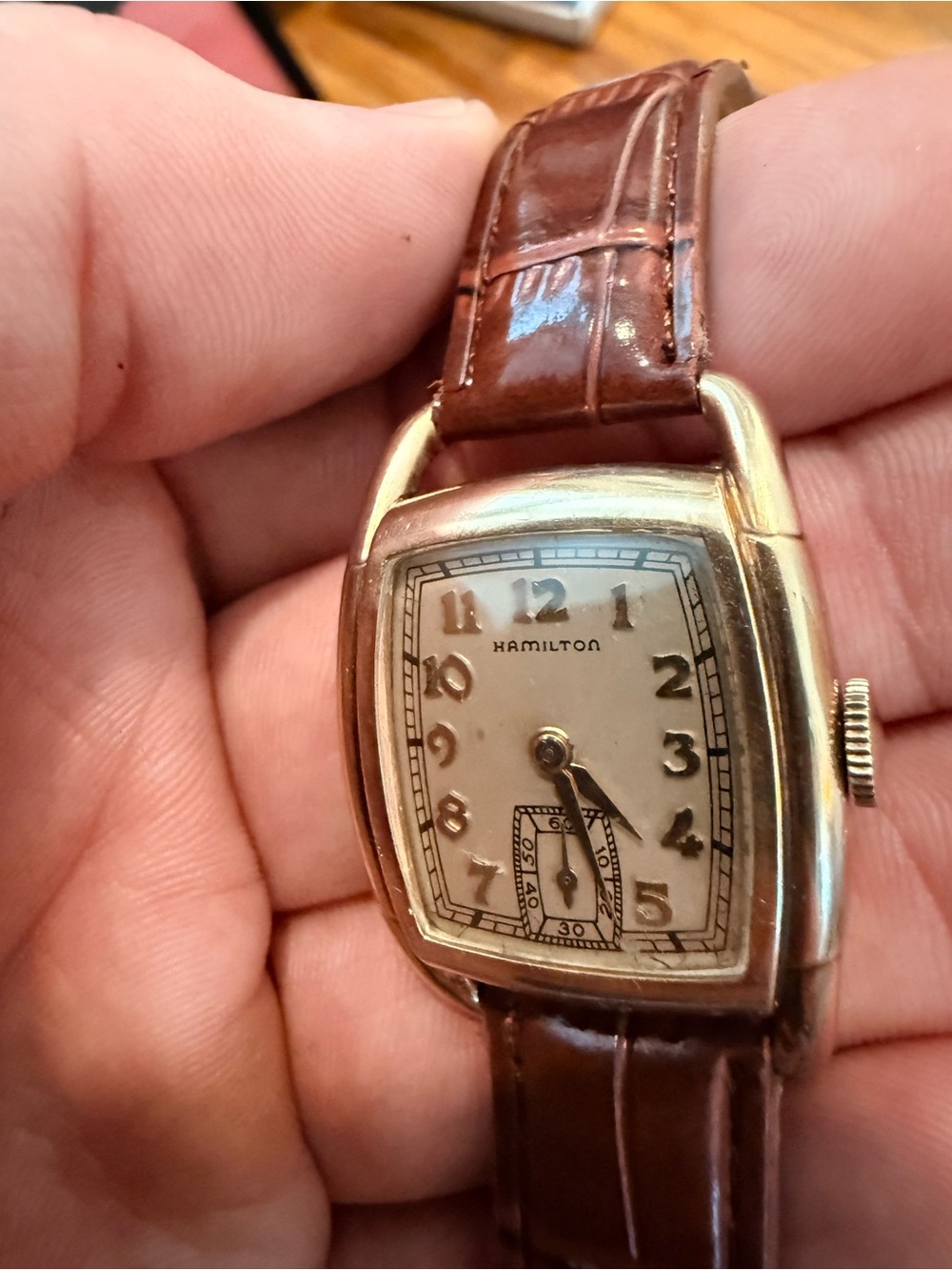Hamilton Vintage 10k GF 17j Wristwatch in Gold Tone with Brown Leather Strap - Picture 2 of 8